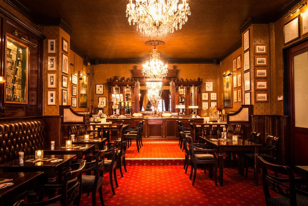 Boutique Hotel de Doelen Over view