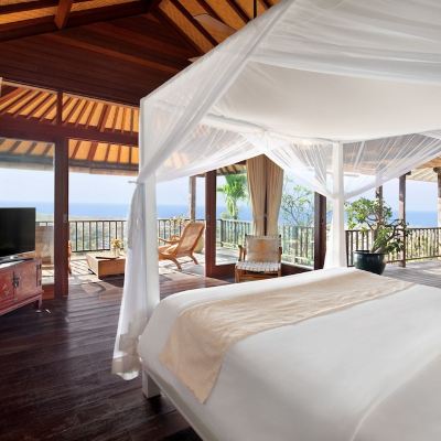 Raja Five Bedroom Pool Villa with Ocean View