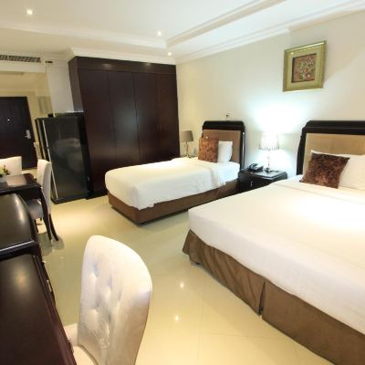 ห้องสตูดิโอสำหรับสามท่าน