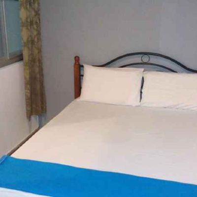 Standard Double Room with Shared Bathroom No window