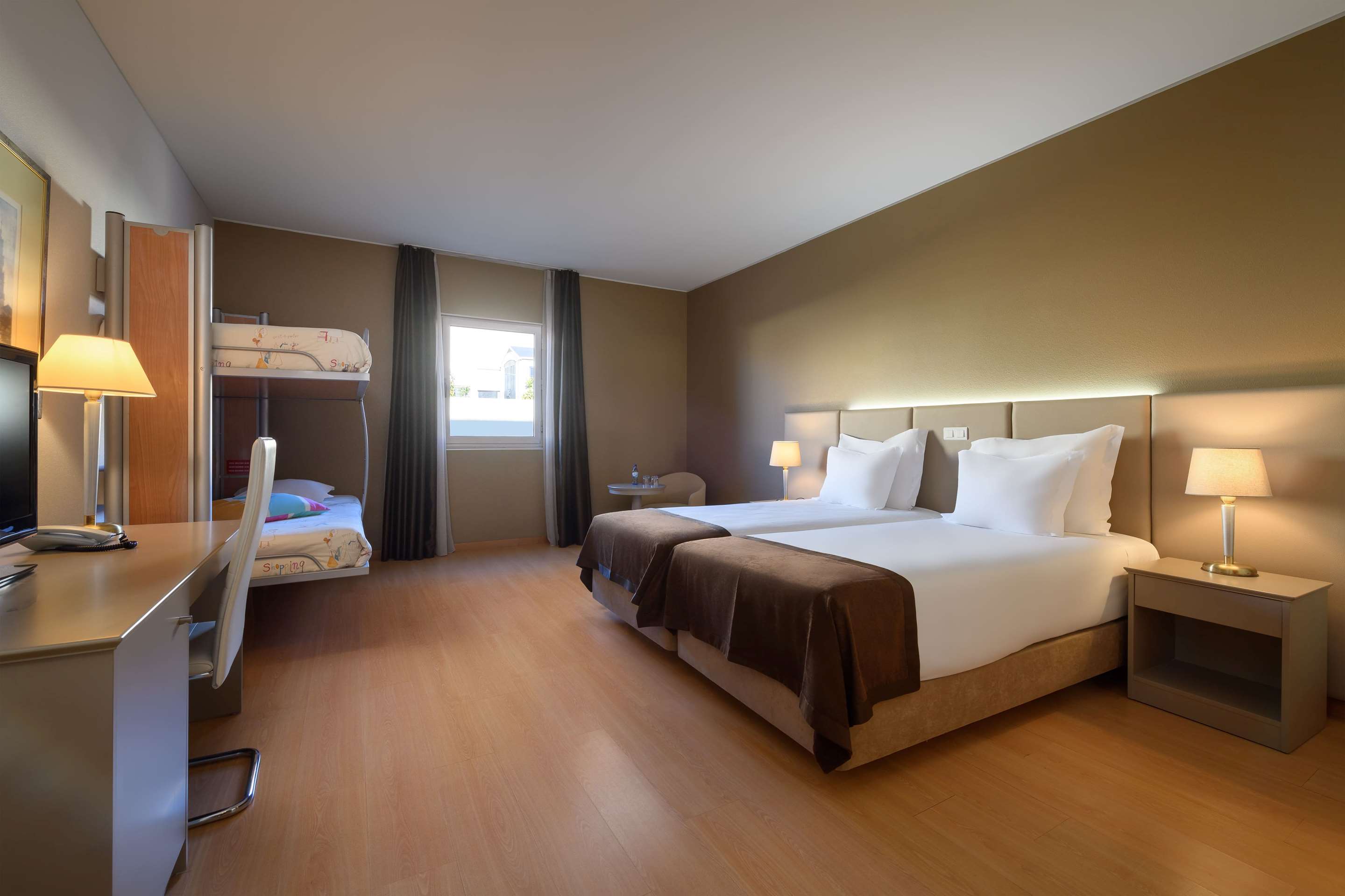 TRYP by Wyndham Porto Centro Hotel-Bonfim Updated 2023 Room Price-Reviews &  Deals | Trip.com