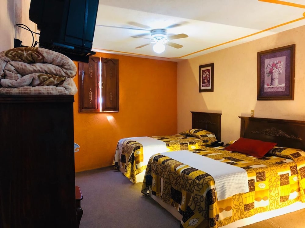 Hotel Villa De Las Flores - Valoraciones de hotel de 2 estrellas en Zacatlán