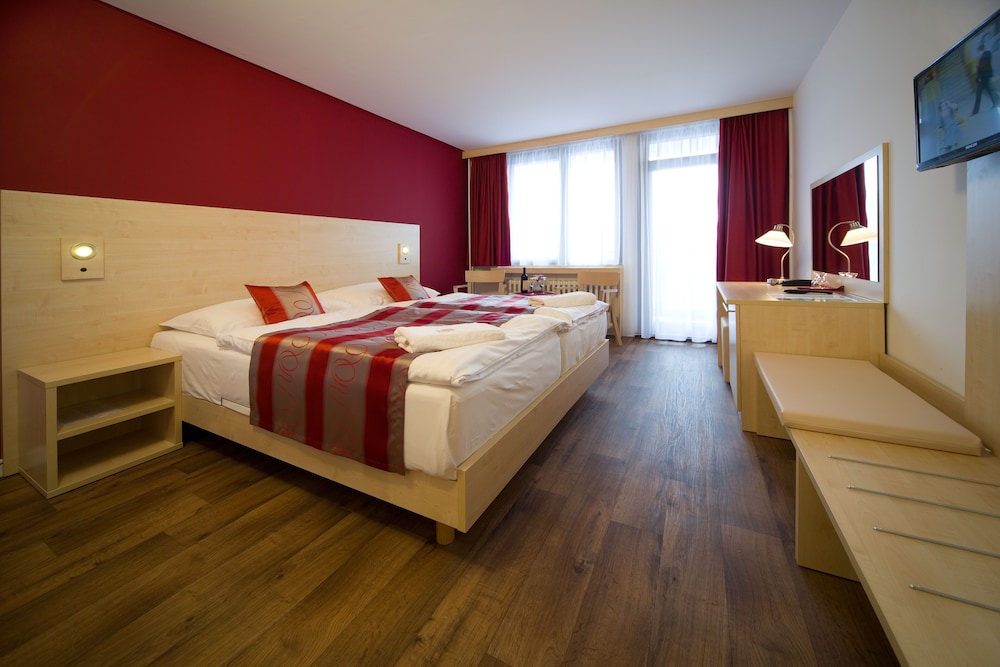 Hotel Krystal-Prague Updated 2023 Room Price-Reviews & Deals | Trip.com