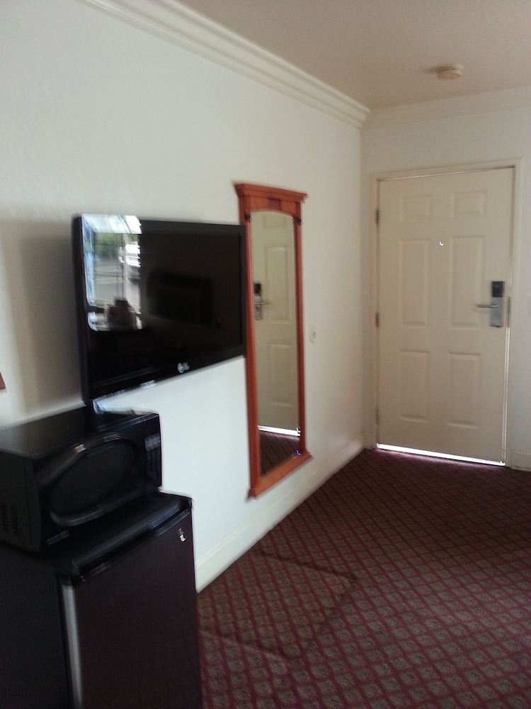 Walls Motel Long Beach-North Long Beach Updated 2023 Room Price-Reviews u0026  Deals | Trip.com