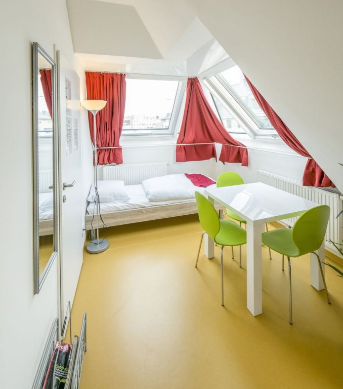 a&t Holiday Hostel-Vienna Updated 2023 Room Price-Reviews & Deals | Trip.com