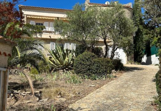 Bottom villa, sea view, private parkingOver view