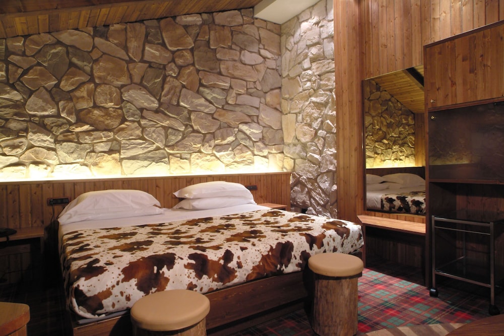 Motel K-Casei Gerola Updated 2023 Room Price-Reviews & Deals | Trip.com