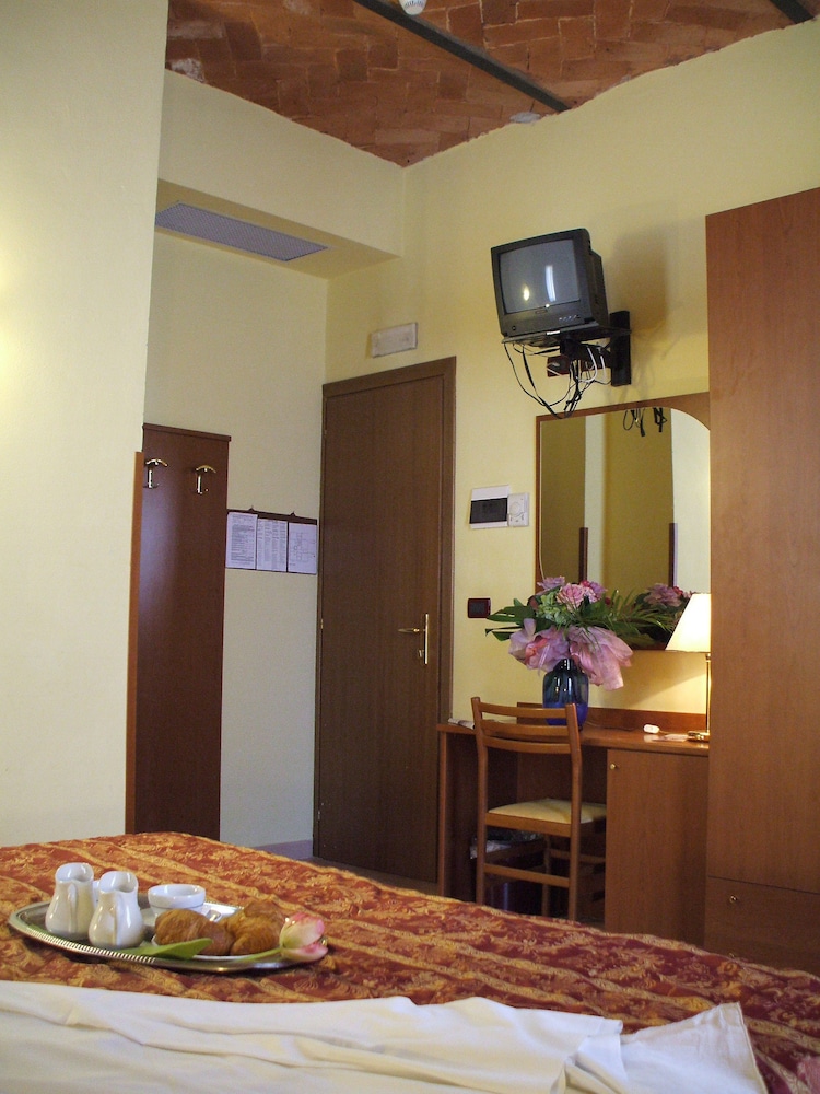 Hotel Innocenti-Montecatini Terme Updated 2023 Room Price-Reviews & Deals |  Trip.com