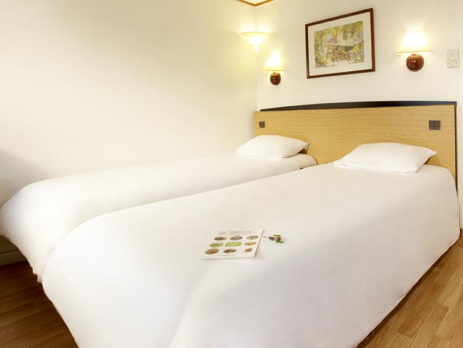swing Unite coat Campanile Hotel 's-Hertogenbosch-Den Bosch Updated 2022 Room Price-Reviews  & Deals | Trip.com
