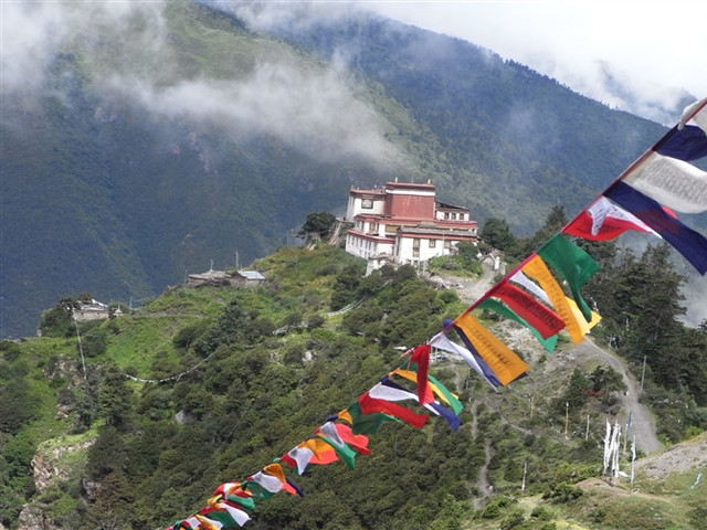 洛扎县景点卡久寺旅游攻略_点评_地址_门票_开放时间,洛扎县景点旅游