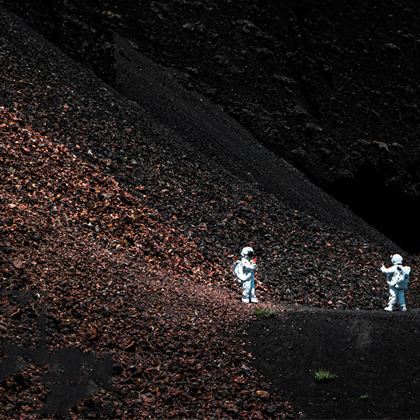 内蒙古呼和浩特+辉腾锡勒草原+乌兰哈达火山地质公园+云冈石窟+响沙湾5日4晚私家团