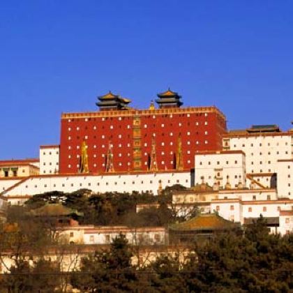 古北水镇+木兰围场+乌兰布统草原+普宁寺+普陀宗乘之庙+避暑山庄5日4晚拼小团 古北水镇+木兰围场+乌兰布统草原+普宁寺+普陀宗乘之庙+避暑山庄5日4晚拼小团