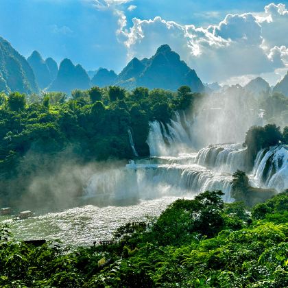 广西南宁+德天跨国瀑布景区+通灵大峡谷+明仕田园+巴马5日4晚私家团 广西南宁+德天跨国瀑布景区+通灵大峡谷+明仕田园+巴马5日4晚私家团