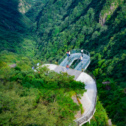 杭州西溪国家湿地公园+云上草原+德清莫干山风景名胜区+藏龙百瀑+安吉竹博园+西湖风景名胜区5日4晚私家团