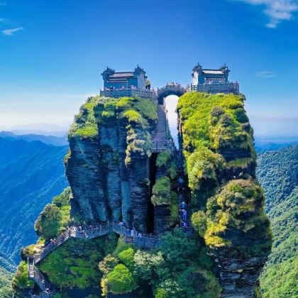 贵州黄果树景区+荔波+织金洞+西江千户苗寨+肇兴侗寨+梵净山+兴义+镇远古城10日9晚私家团 贵州黄果树景区+荔波+织金洞+西江千户苗寨+肇兴侗寨+梵净山+兴义+镇远古城10日9晚私家团