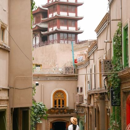 新疆乌鲁木齐+北疆+南疆+伊犁16日15晚私家团 新疆乌鲁木齐+北疆+南疆+伊犁16日15晚私家团