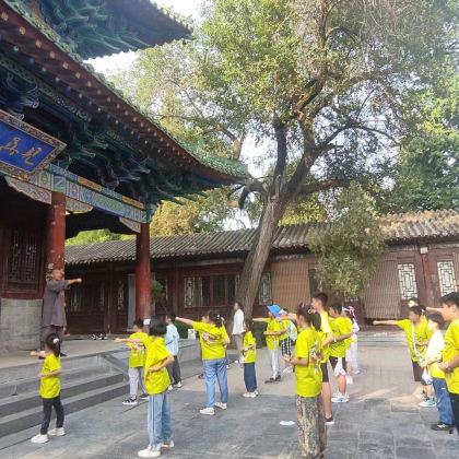 历史人文.5天4晚.亲子营.携程四钻.专车专导.【1组成行.10组封顶】【三大古都记忆中原】‖ ·10种体验·中原美食·少林习武·3D微梦大梁·汉服装造·唐宫夜宴·龙门石窟·清明上河园·城墙citywalk·东京夜市·民国风情 历史人文.5天4晚.亲子营.携程四钻.专车专导.【1组成行.10组封顶】【三大古都记忆中原】‖ ·10种体验·中原美食·少林习武·3D微梦大梁·汉服装造·唐宫夜宴·龙门石窟·清明上河园·城墙citywalk·东京夜市·民国风情