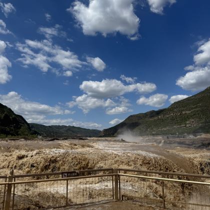 西安兵马俑+华山+黄帝陵+延安壶口瀑布5日4晚跟团游 西安兵马俑+华山+黄帝陵+延安壶口瀑布5日4晚跟团游