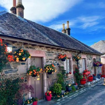 英国爱丁堡+格拉斯哥+苏格兰高地+天空岛+因弗内斯+阿伯丁+圣安德鲁斯8日7晚拼小团 英国爱丁堡+格拉斯哥+苏格兰高地+天空岛+因弗内斯+阿伯丁+圣安德鲁斯8日7晚拼小团