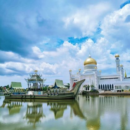 文莱达鲁萨兰国+奥马尔·阿里·赛义夫丁苏丹清真寺+十亿桶原油纪念碑+水晶公园+努洛伊曼皇宫+苏丹纪念馆+杰米清真寺+甘榜亚逸5日4晚私家团 文莱达鲁萨兰国+奥马尔·阿里·赛义夫丁苏丹清真寺+十亿桶原油纪念碑+水晶公园+努洛伊曼皇宫+苏丹纪念馆+杰米清真寺+甘榜亚逸5日4晚私家团