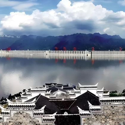 宜昌+三峡大坝旅游区+船进三峡人家+三峡大瀑布+情人泉+金狮洞风景区+鸣凤山风景区+三峡水乡风景区5日4晚私家团 宜昌+三峡大坝旅游区+船进三峡人家+三峡大瀑布+情人泉+金狮洞风景区+鸣凤山风景区+三峡水乡风景区5日4晚私家团