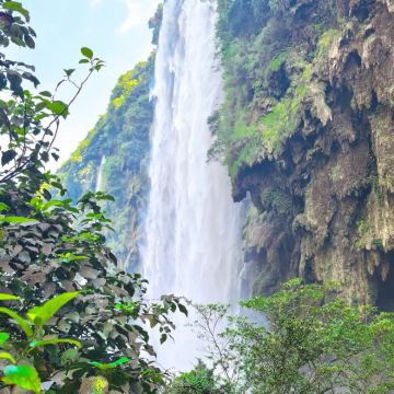 贵州贵阳+黄果树景区+荔波+西江千户苗寨+织金洞6日5晚跟团游 贵州贵阳+黄果树景区+荔波+西江千户苗寨+织金洞6日5晚跟团游