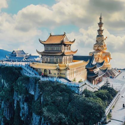 成都+峨眉山+乐山大佛+都江堰+三星堆博物馆4日3晚私家团 成都+峨眉山+乐山大佛+都江堰+三星堆博物馆4日3晚私家团