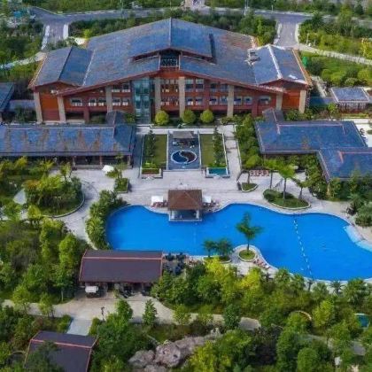 安顺+黄果树景区+万峰林景区+马岭河峡谷景区+六枝龙井生态温泉度假区+草海国家级自然保护区5日4晚拼小团 安顺+黄果树景区+万峰林景区+马岭河峡谷景区+六枝龙井生态温泉度假区+草海国家级自然保护区5日4晚拼小团