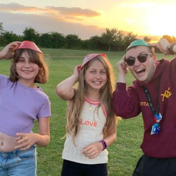 优选夏校·奥克汉姆学校马术夏校15天夏令营 | 每周15小时英文课程,每周9小时马术课程 | 丰富的英式校园 | 活动名校游剑桥大学/伦敦市区及近郊探索:大英博物馆,贝尔顿宫,彼得伯勒大教堂 优选夏校·奥克汉姆学校马术夏校15天夏令营 | 每周15小时英文课程,每周9小时马术课程 | 丰富的英式校园 | 活动名校游剑桥大学/伦敦市区及近郊探索:大英博物馆,贝尔顿宫,彼得伯勒大教堂