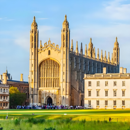 名校夏校-剑桥大学修斯学院国际精英夏校14天| 为 12-18 岁专属打造,入住名校学生公寓+沉浸式小班语言课+名校参访,剑河泛舟、牛津打卡,逛伦敦各大博物馆与地标,学玩结合拓国际视野 名校夏校-剑桥大学修斯学院国际精英夏校14天| 为 12-18 岁专属打造,入住名校学生公寓+沉浸式小班语言课+名校参访,剑河泛舟、牛津打卡,逛伦敦各大博物馆与地标,学玩结合拓国际视野