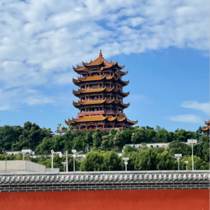 历史人文·武汉赤壁荆州4日亲子营·武汉大学名校解码 学子面对面,黄鹤楼诗词大会+湖北省博物馆,东湖听涛+荆州古城墙,张居正故居,荆州博物馆+羊楼洞, 赤壁古战场,品味三国 《赤壁借东风》演艺 历史人文·武汉赤壁荆州4日亲子营·武汉大学名校解码 学子面对面,黄鹤楼诗词大会+湖北省博物馆,东湖听涛+荆州古城墙,张居正故居,荆州博物馆+羊楼洞, 赤壁古战场,品味三国 《赤壁借东风》演艺