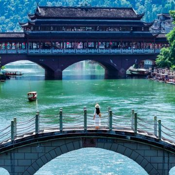 贵州梵净山+凤凰古城2日1晚拼小团 贵州梵净山+凤凰古城2日1晚拼小团