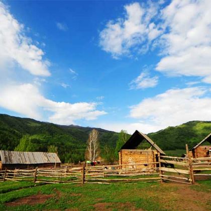 新疆阿勒泰地区+禾木风景区2日1晚自由行