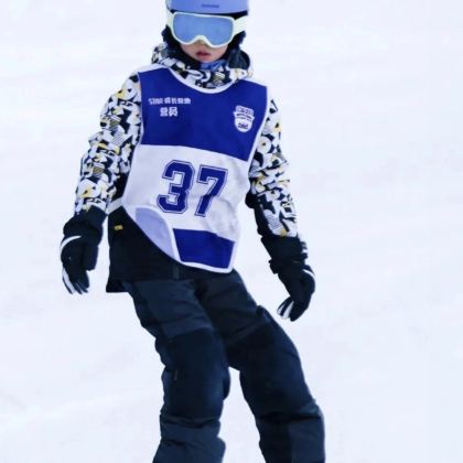 滑雪· 北京崇礼-翠云山5日独立营|专业导育体系+资深课程教练,这个雪季,我们继续“雪”液沸腾!师资配比高达1:1/1:2/1:3单双板可选,0基础也可以,孩子的第一个滑雪营,选它! 滑雪· 北京崇礼-翠云山5日独立营|专业导育体系+资深课程教练,这个雪季,我们继续“雪”液沸腾!师资配比高达1:1/1:2/1:3单双板可选,0基础也可以,孩子的第一个滑雪营,选它!