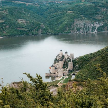 塞尔维亚+黑山+波黑12日11晚私家团 塞尔维亚+黑山+波黑12日11晚私家团