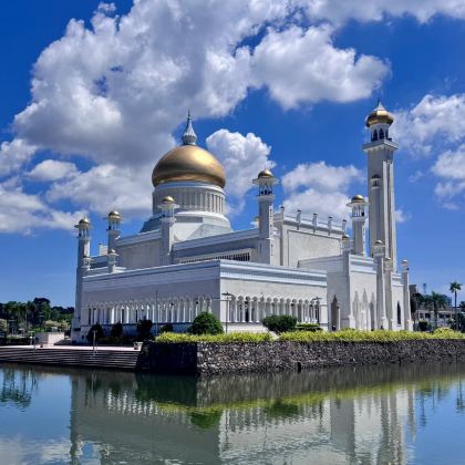 文莱达鲁萨兰国+奥马尔·阿里·赛义夫丁苏丹清真寺+乌鲁淡布隆国家公园+十亿桶原油纪念碑+水晶公园+努洛伊曼皇宫+苏丹纪念馆+甘榜亚逸5日4晚私家团 文莱达鲁萨兰国+奥马尔·阿里·赛义夫丁苏丹清真寺+乌鲁淡布隆国家公园+十亿桶原油纪念碑+水晶公园+努洛伊曼皇宫+苏丹纪念馆+甘榜亚逸5日4晚私家团