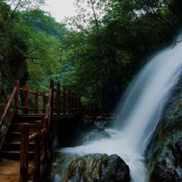 六安+皖西大裂谷+大别山石窟+海洋大世界3日2晚私家团 六安+皖西大裂谷+大别山石窟+海洋大世界3日2晚私家团