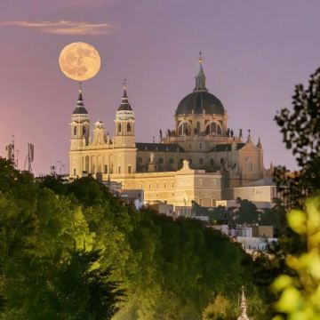 西班牙15日14晚私家团 西班牙15日14晚私家团