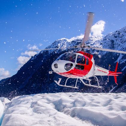 新西兰坎特伯雷大区库克山冰湖游船8日7晚私家团 新西兰坎特伯雷大区库克山冰湖游船8日7晚私家团