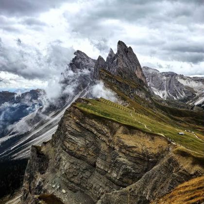 意大利+多洛米蒂山脉+少女峰+拉瓦莱多三峰山+龙疆湖+瑞士因特拉肯+采尔马特+苏黎世+日内瓦+阿尔卑斯山13日12晚私家团 意大利+多洛米蒂山脉+少女峰+拉瓦莱多三峰山+龙疆湖+瑞士因特拉肯+采尔马特+苏黎世+日内瓦+阿尔卑斯山13日12晚私家团