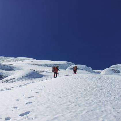 户外探索·九龙+尼色峨+贡嘎雪山6日5晚跟团游