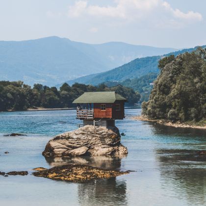 塞尔维亚+波黑+黑山9日私家团 塞尔维亚+波黑+黑山9日私家团