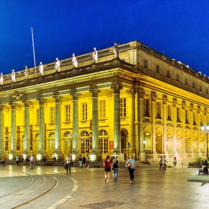 法国巴黎+图尔+利摩日+波尔多6日5晚私家团 法国巴黎+图尔+利摩日+波尔多6日5晚私家团