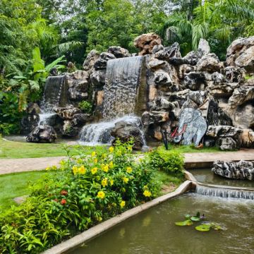 云南西双版纳+老挝琅勃拉邦5日4晚私家团 云南西双版纳+老挝琅勃拉邦5日4晚私家团