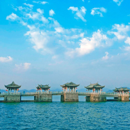 青岚怪臼谷国家地质公园+开元寺+牌坊街+广济楼+广济桥2日1晚私家团 青岚怪臼谷国家地质公园+开元寺+牌坊街+广济楼+广济桥2日1晚私家团