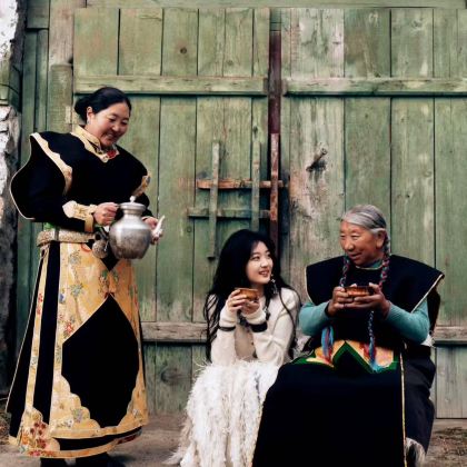 稻城亚丁+香格里拉+泸沽湖6日5晚拼小团 稻城亚丁+香格里拉+泸沽湖6日5晚拼小团