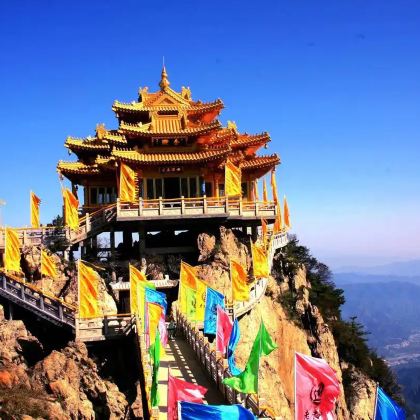 洛阳+少林寺+老君山+龙门石窟+开封+清明上河园6日5晚跟团游 洛阳+少林寺+老君山+龙门石窟+开封+清明上河园6日5晚跟团游