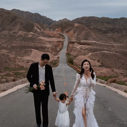 西宁+青海湖景区+鸣沙山月牙泉+莫高窟+茶卡盐湖+乌素特水上雅丹地质公园10日9晚私家团 西宁+青海湖景区+鸣沙山月牙泉+莫高窟+茶卡盐湖+乌素特水上雅丹地质公园10日9晚私家团