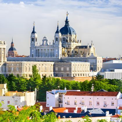 西班牙马德里+巴塞罗那9日7晚拼小团 西班牙马德里+巴塞罗那9日7晚拼小团