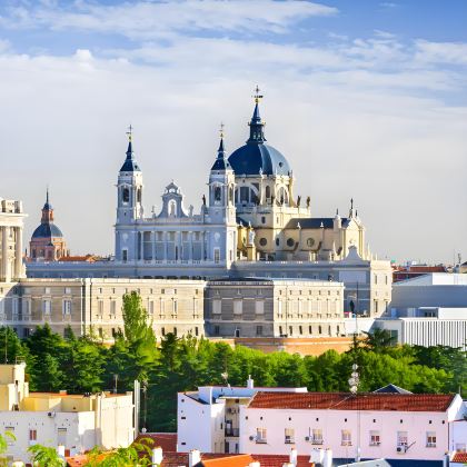 西班牙马德里+巴塞罗那9日7晚拼小团 西班牙马德里+巴塞罗那9日7晚拼小团